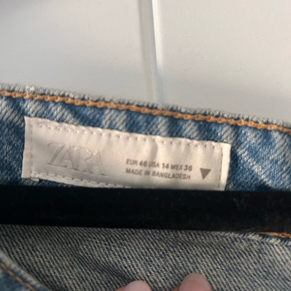 Zara Curve High Waisted Denim Shorts - Picture 4 of 5